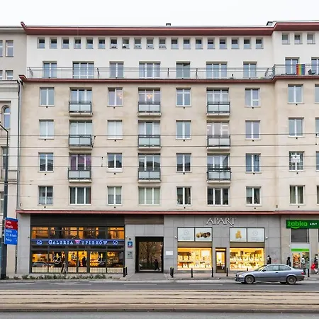 Superior Metro Centrum By Bookinghost *