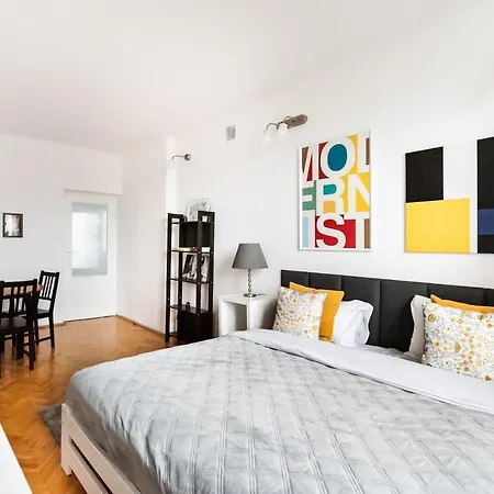 Superior Metro Centrum By Bookinghost