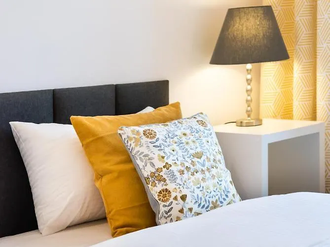 Superior Metro Centrum By Bookinghost Warsaw